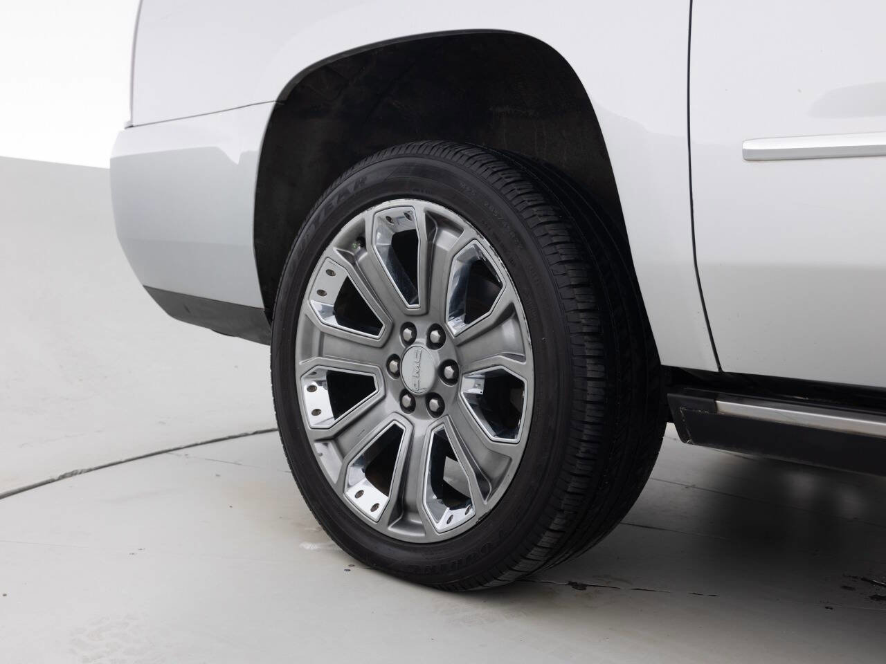 Used 2016 GMC Yukon XL Denali w/ Open Road Package image 19