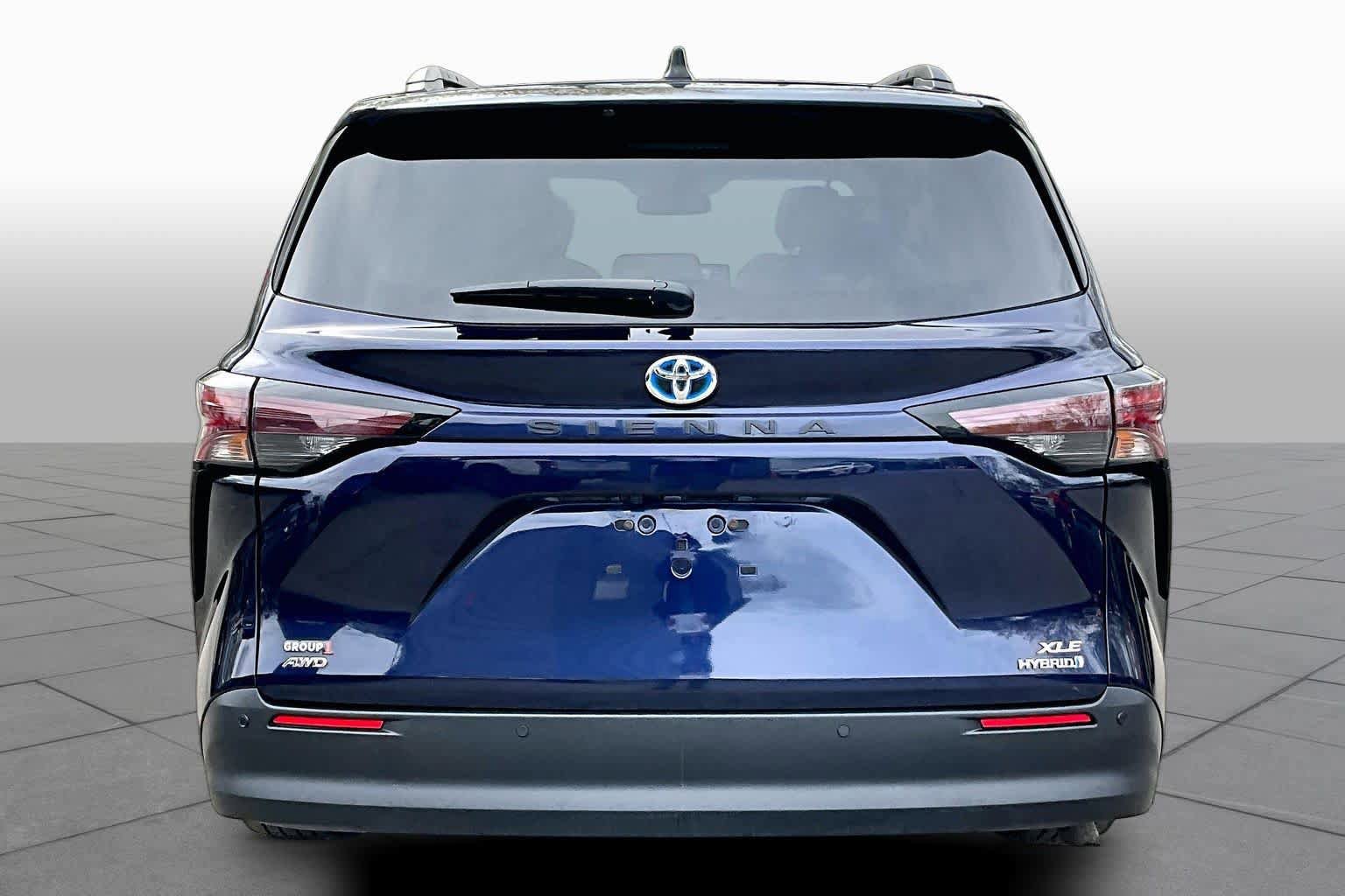 Certified 2024 Toyota Sienna XLE w/ XLE Plus Package AWD/4WD image 5