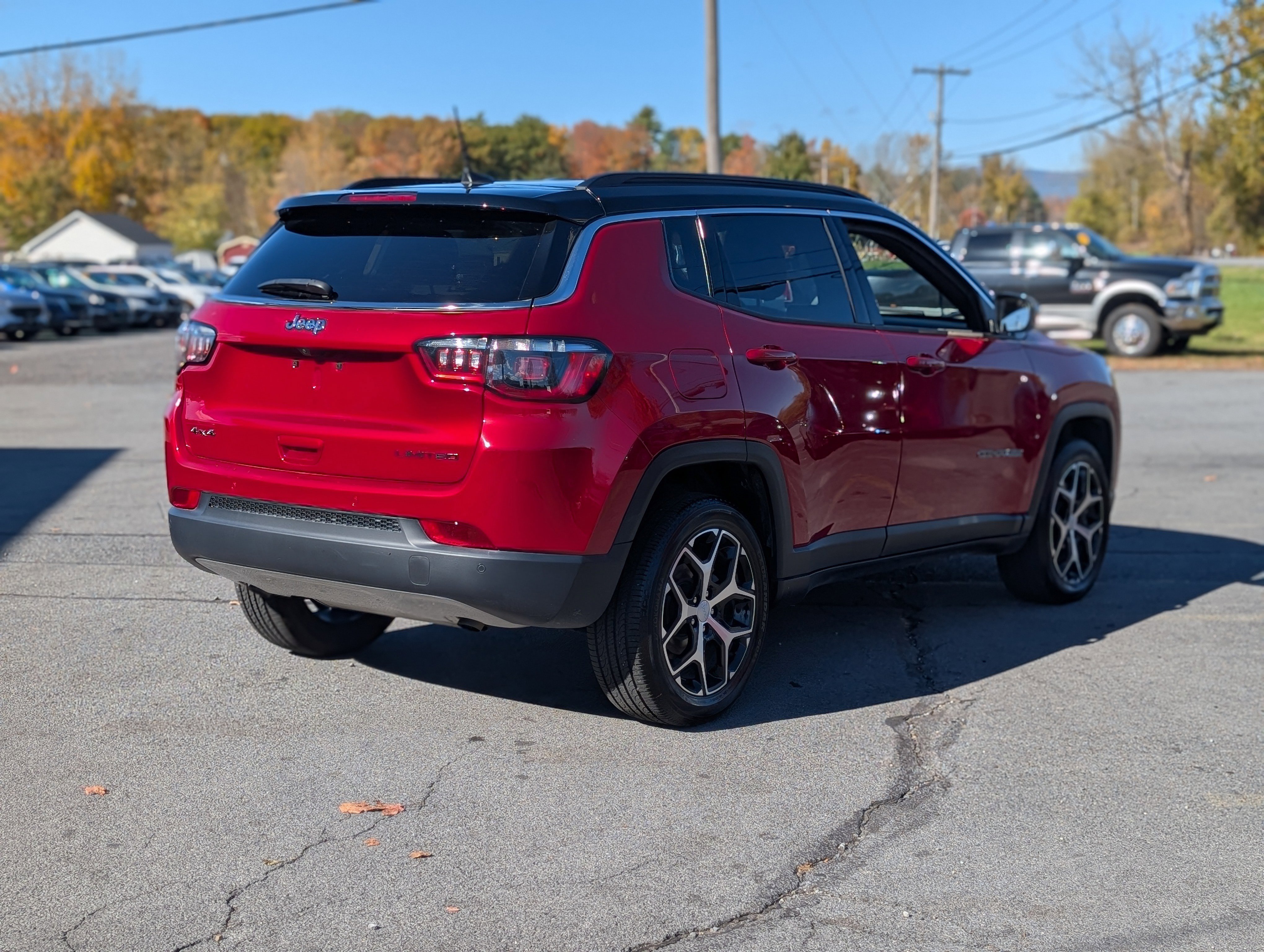 Used 2024 Jeep Compass Limited image 11