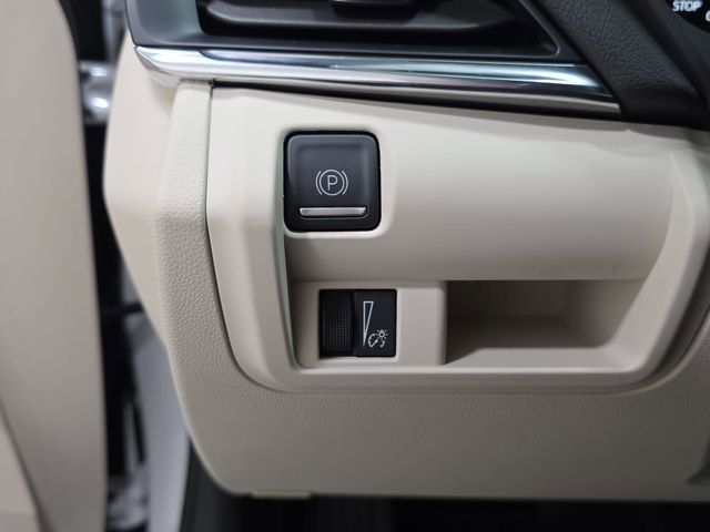 Certified 2025 Cadillac CT4 Premium Luxury AWD/4WD image 21
