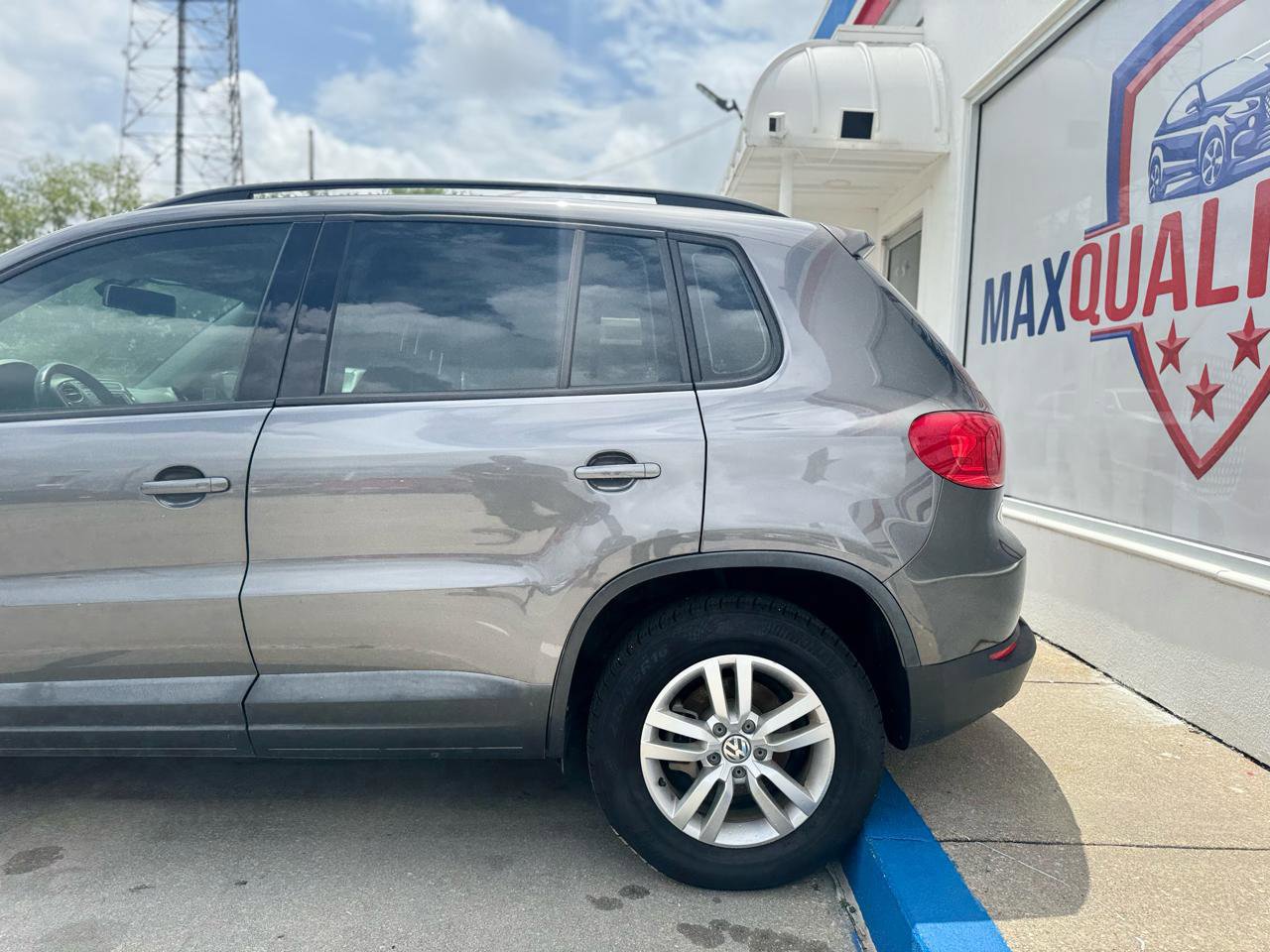 Used 2016 Volkswagen Tiguan S image 23
