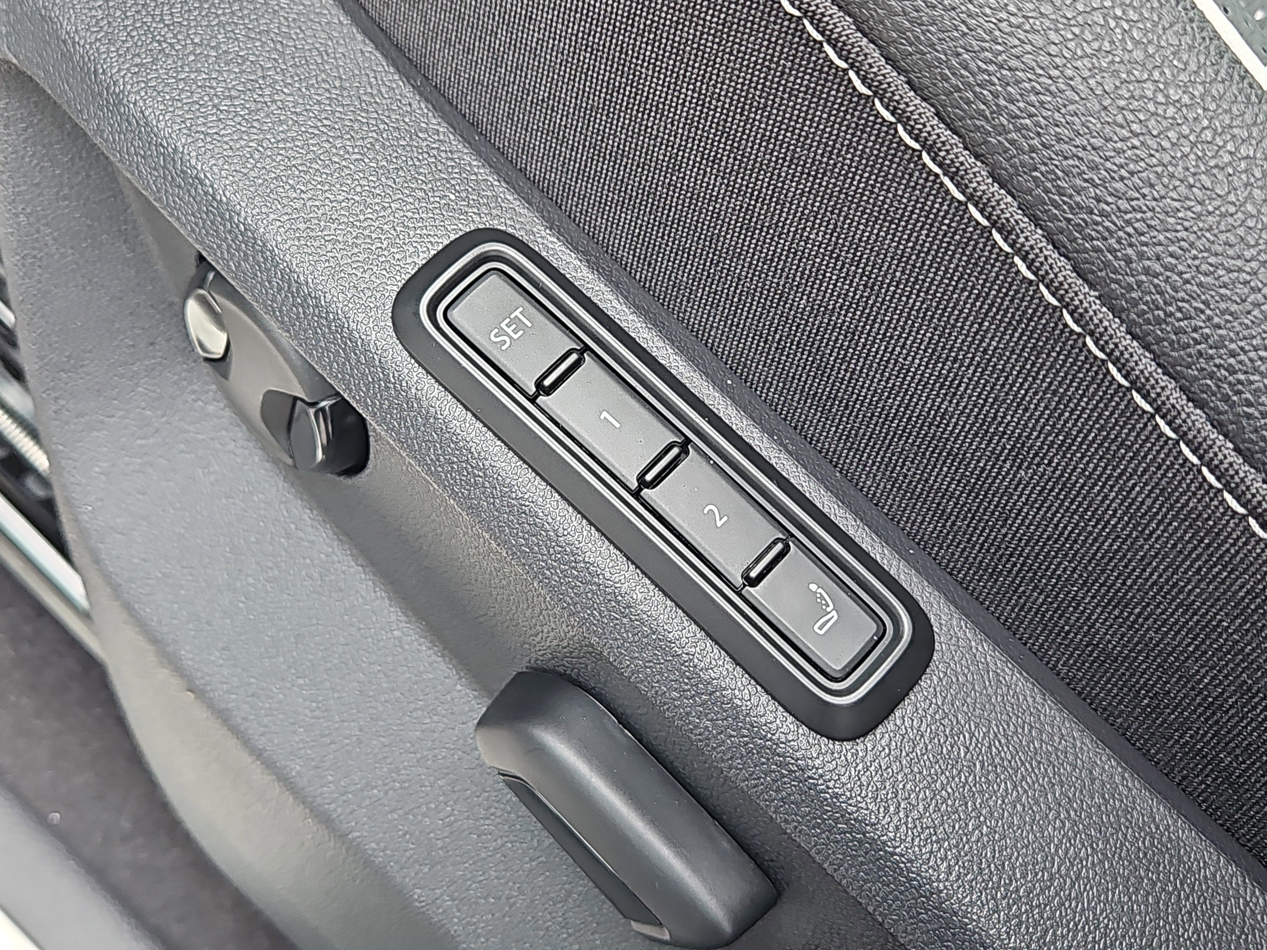 New 2026 Volkswagen Atlas SEL Premium R-Line image 14