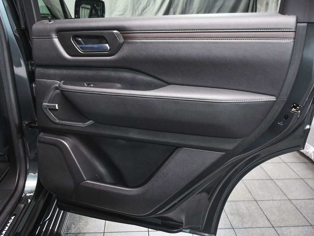 Used 2025 Nissan Armada Platinum Reserve AWD/4WD image 15