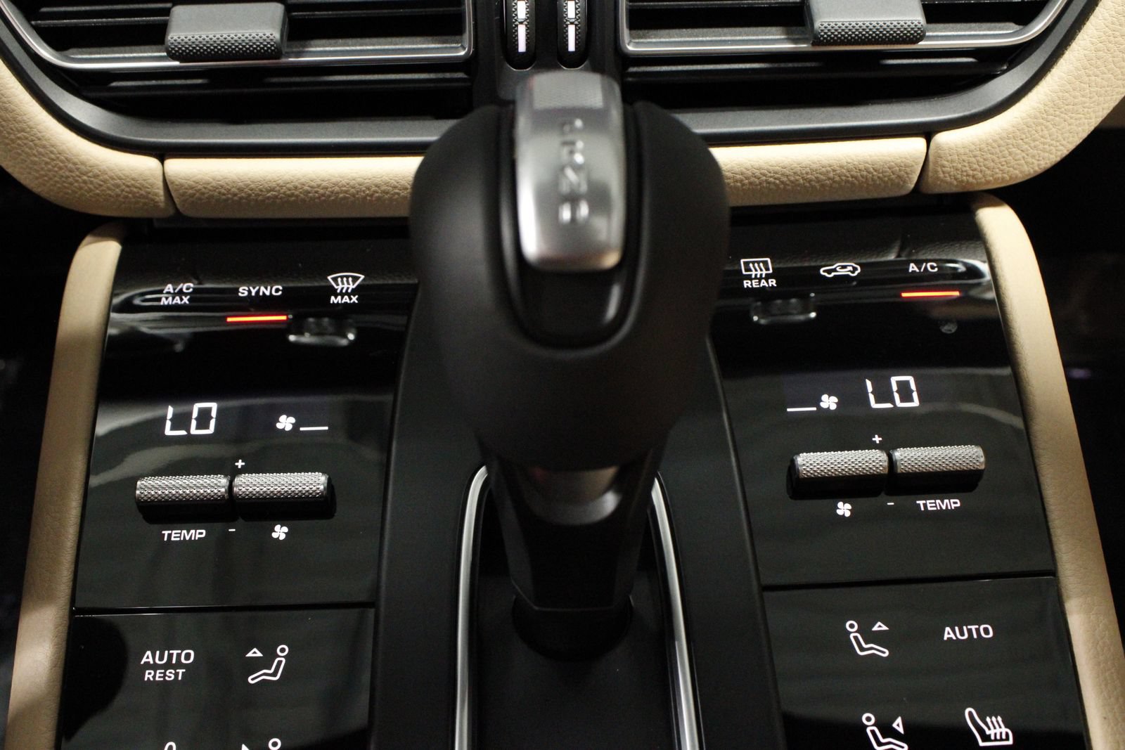 New 2026 Porsche Macan AWD/4WD image 25