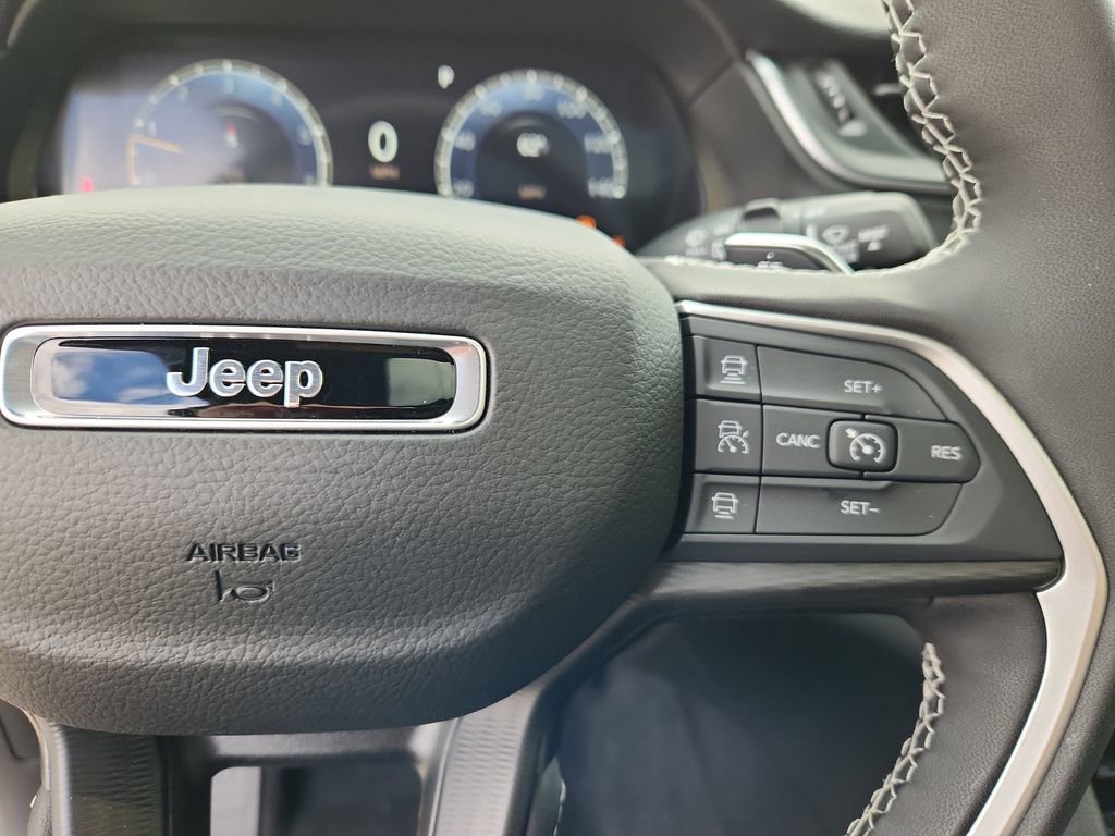 New 2025 Jeep Grand Cherokee L Altitude image 13