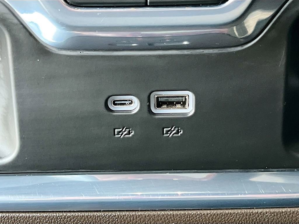 Used 2025 Chevrolet Silverado 1500 LTZ w/ Technology Package image 27