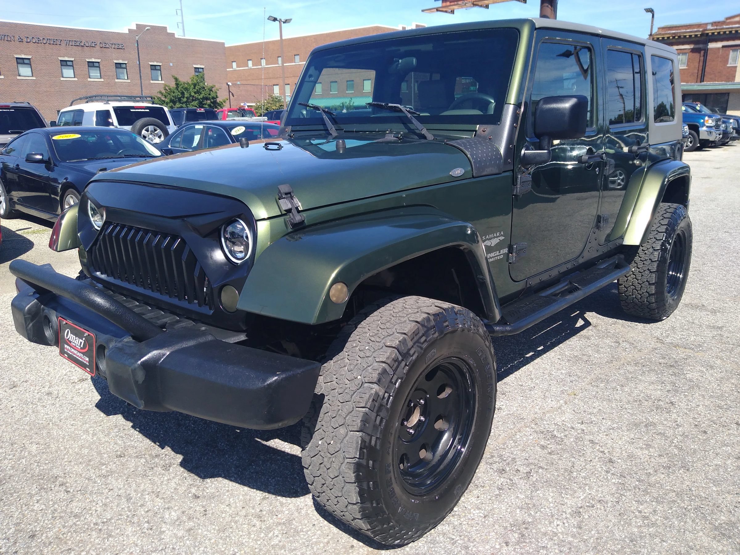 Used 2008 Jeep Wrangler Unlimited Sahara AWD/4WD image 3