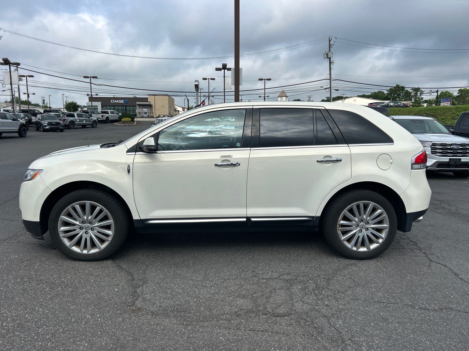 Used 2013 Lincoln MKX AWD image 8