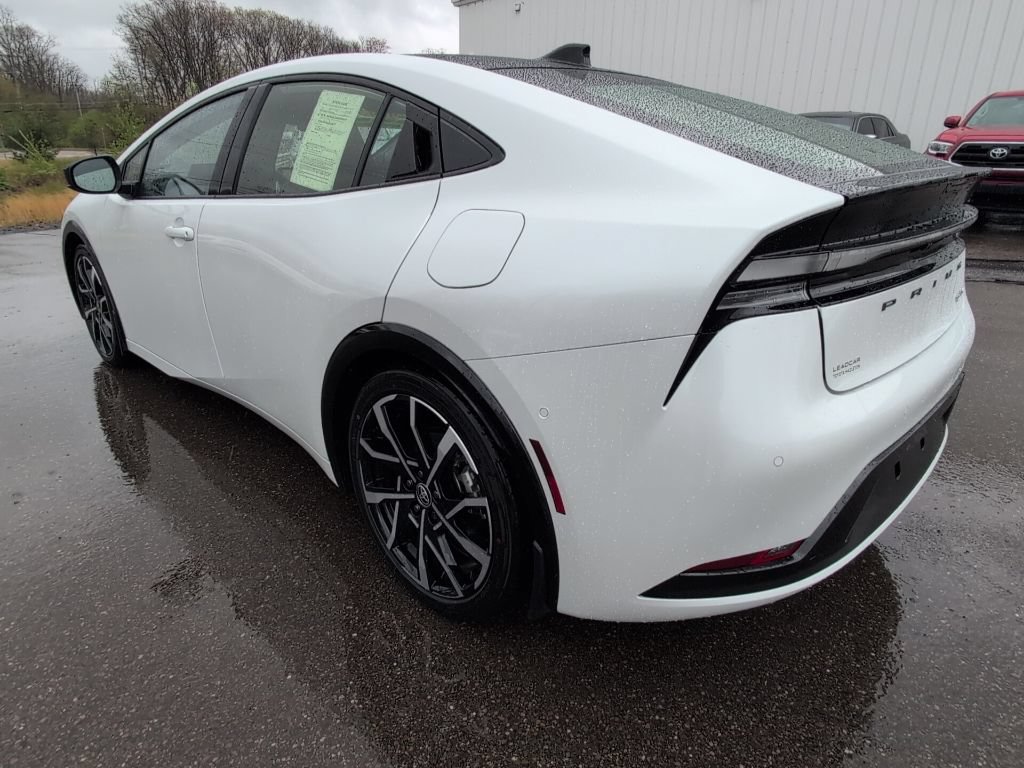 Used 2026 Toyota Prius Plug-In Hybrid w/ Limited Premium Package FWD image 4
