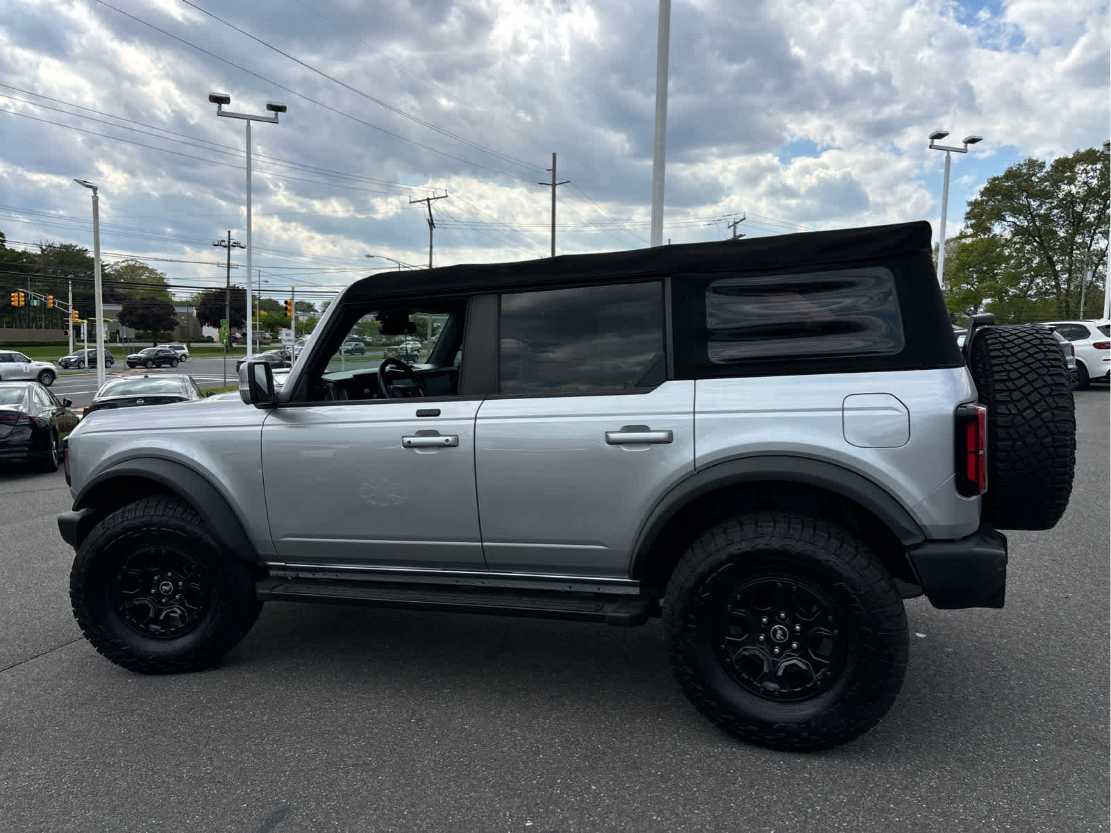 Used 2021 Ford Bronco Outer Banks w/ Sasquatch Package AWD/4WD image 6