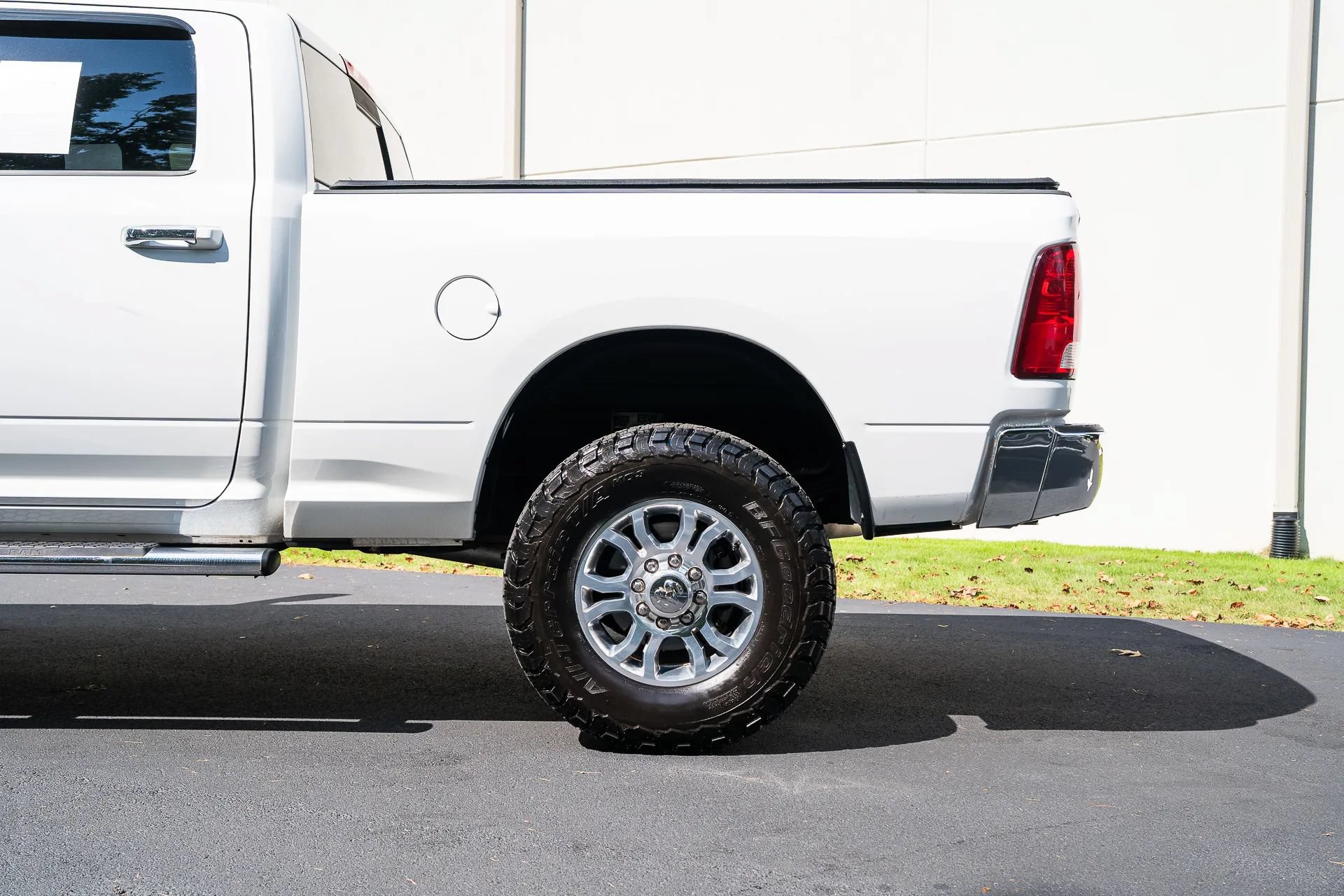 Used 2015 RAM 3500 SLT AWD/4WD image 5