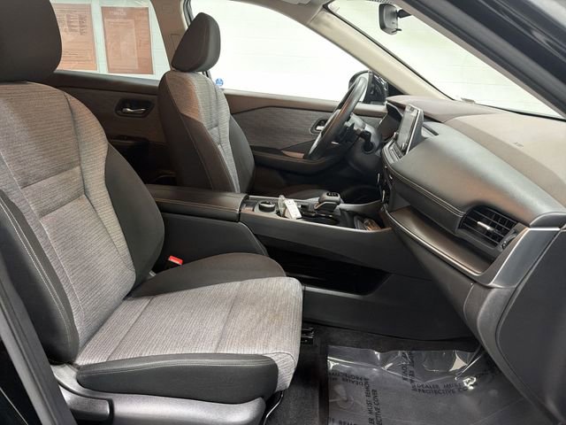 Used 2023 Nissan Rogue SV image 18