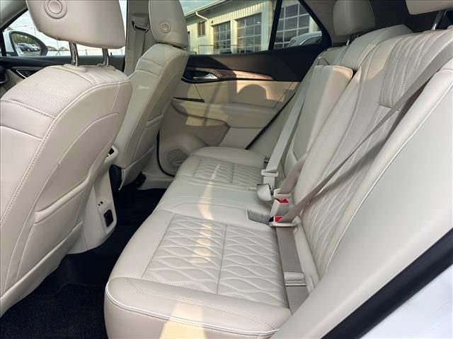 Certified 2022 Buick Envision Avenir w/ Technology Package II image 17