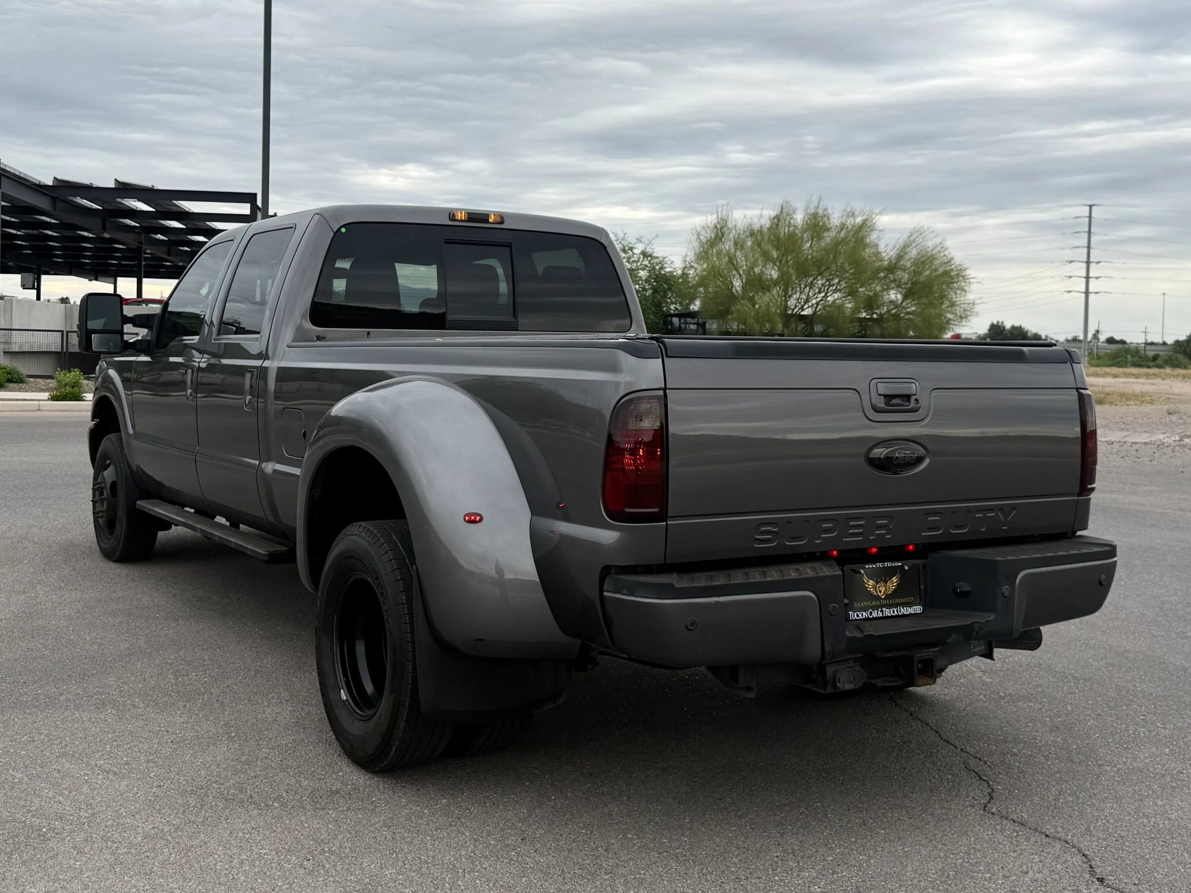 Used 2014 Ford F350 Lariat w/ Camper Package AWD/4WD image 2