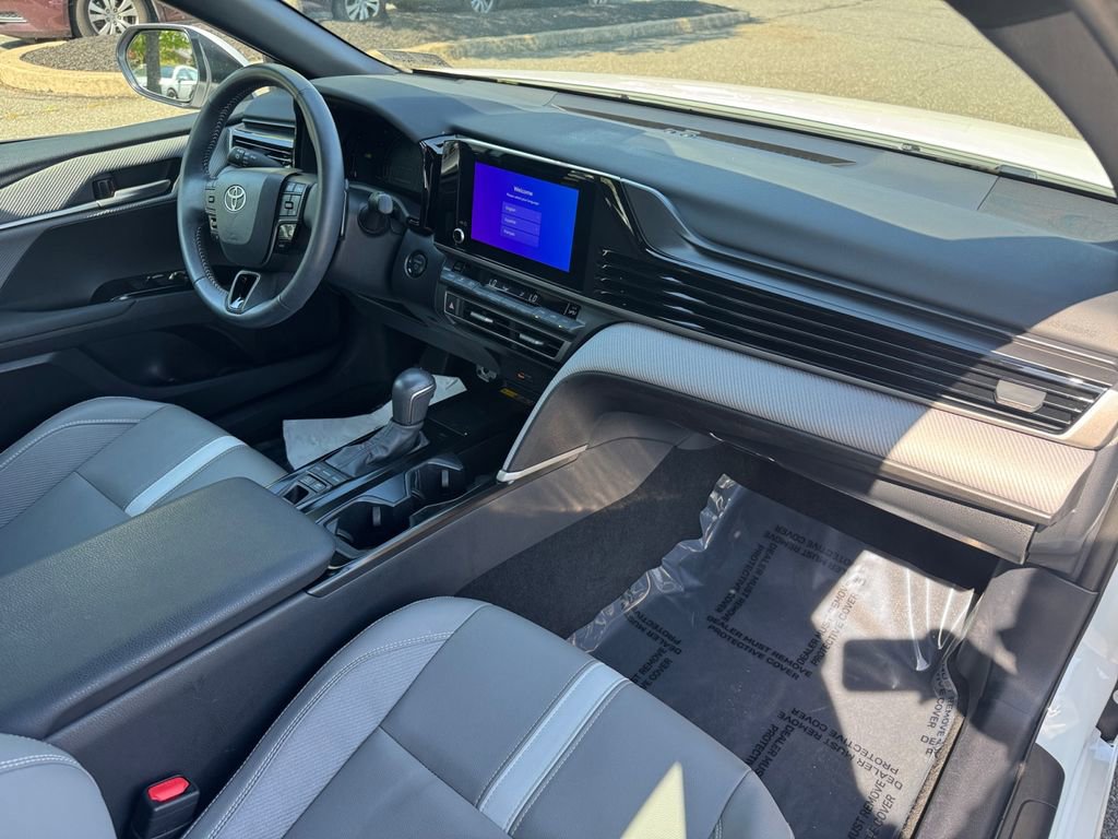 Used 2025 Toyota Camry SE w/ Convenience Package FWD image 16