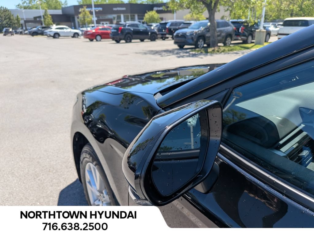 Used 2025 Toyota Camry LE AWD/4WD image 36