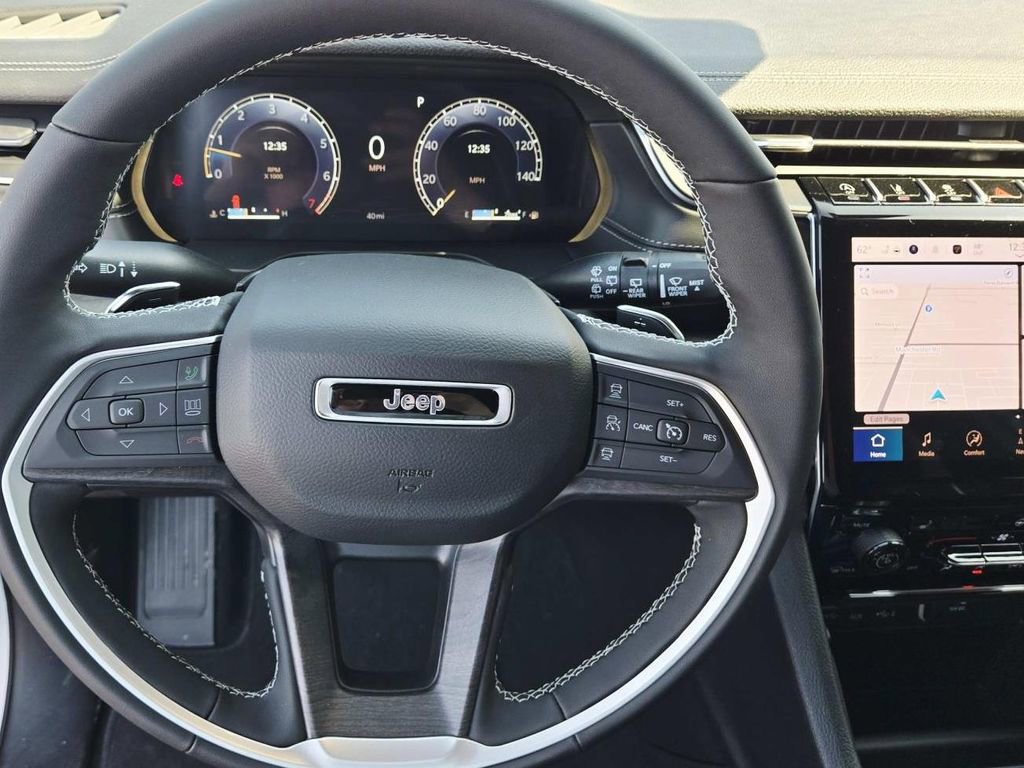 New 2025 Jeep Grand Cherokee Limited w/ Black Appearance Package AWD/4WD image 18