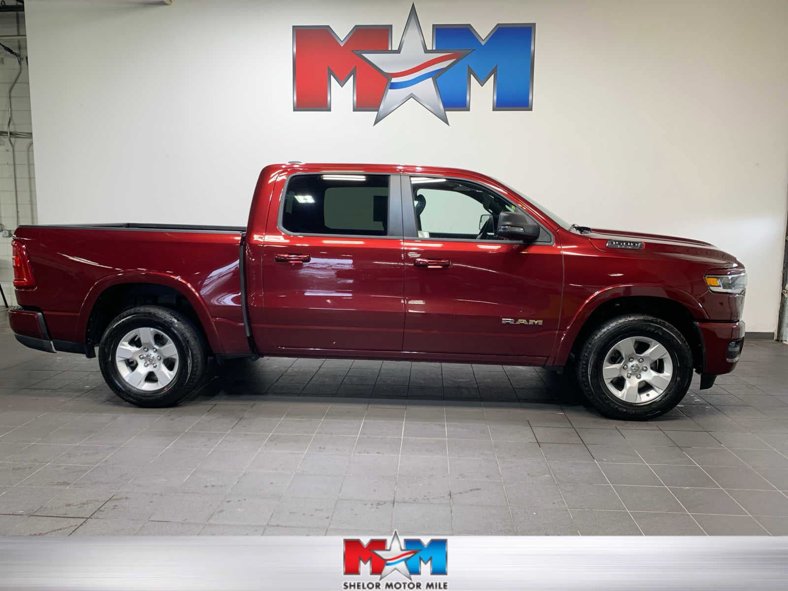 Used 2025 RAM 1500 Big Horn AWD/4WD image 1