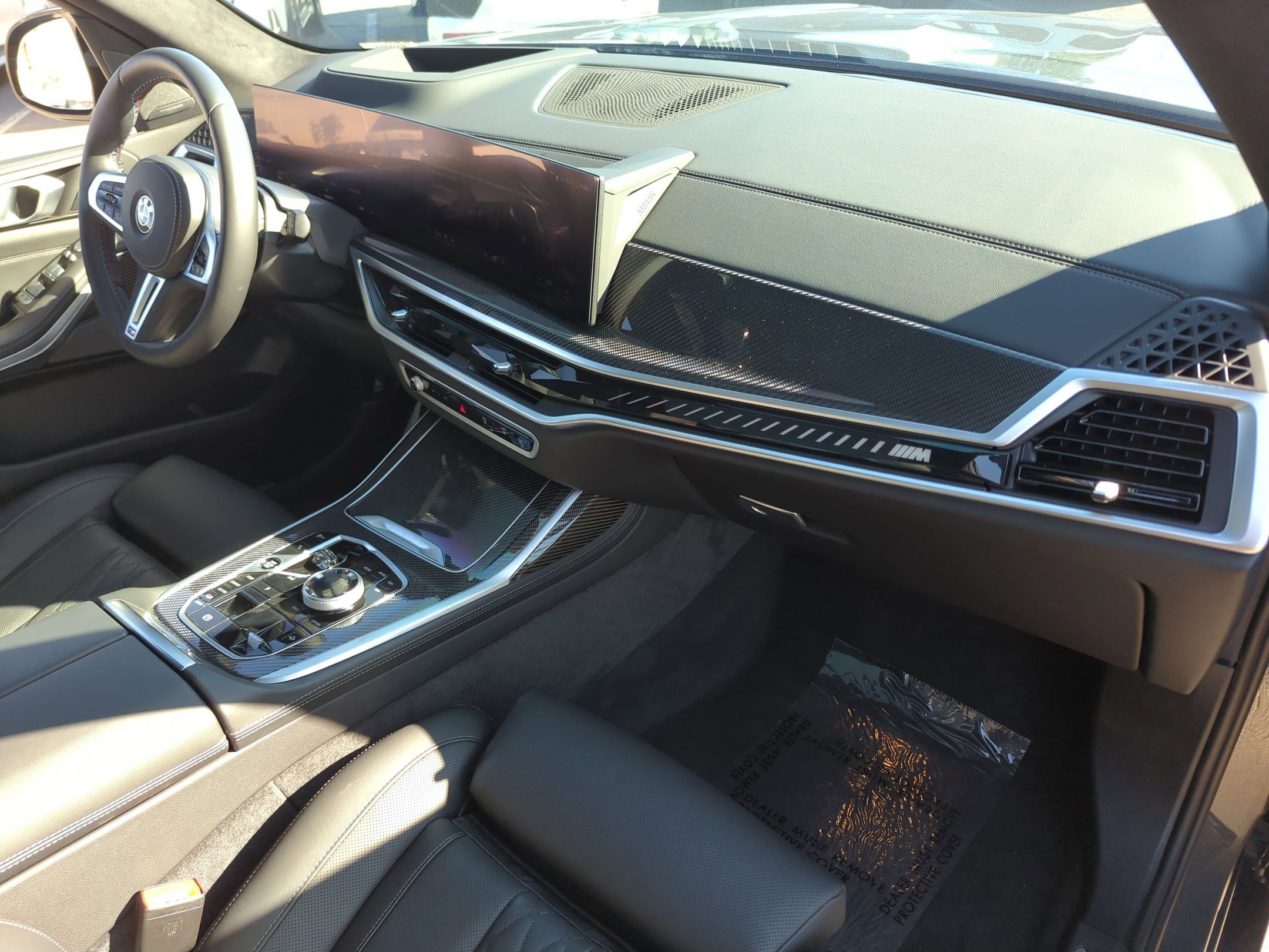 Used 2025 BMW X7 M60i w/ Executive Package image 34