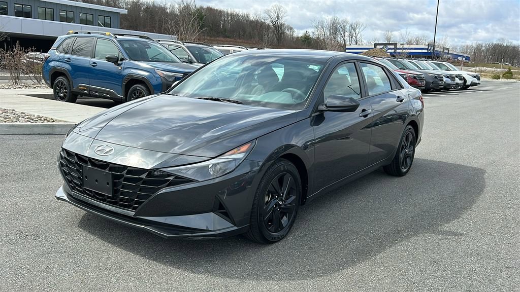 Used 2023 Hyundai Elantra SEL image 4