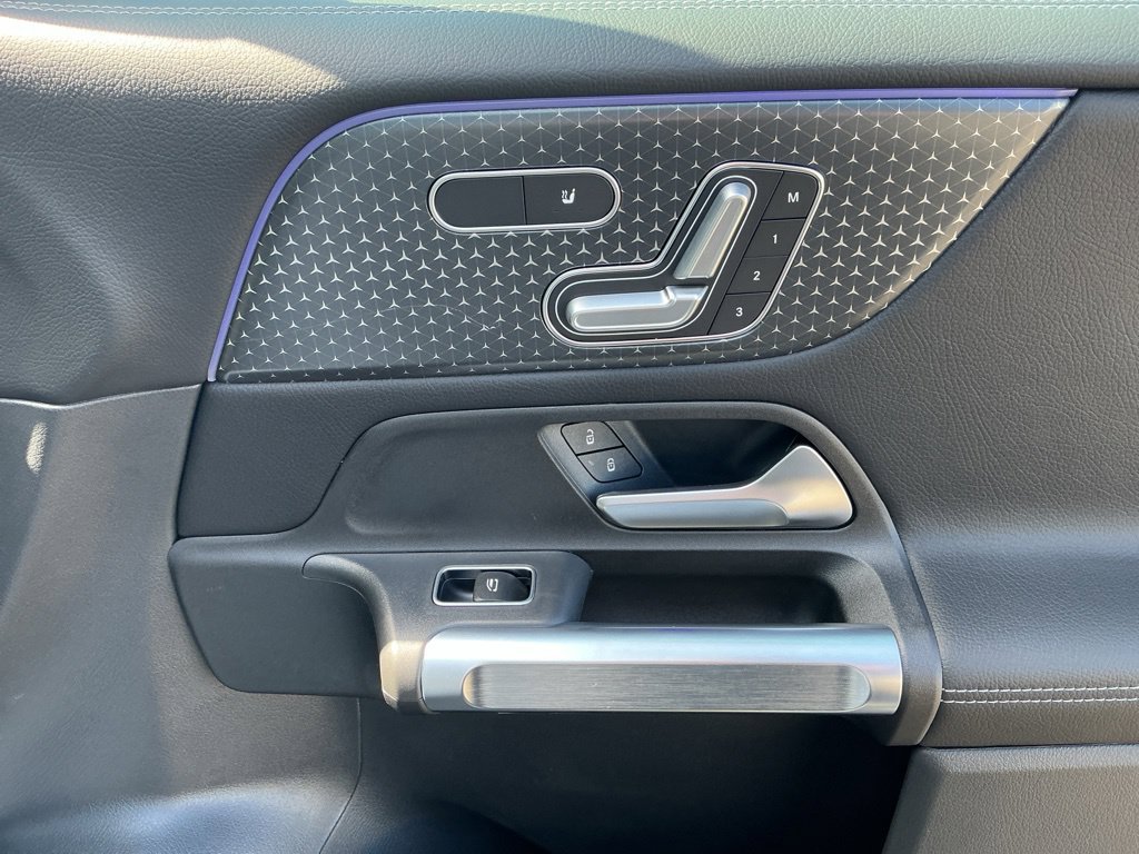 New 2026 Mercedes-Benz GLB 250 4MATIC image 19