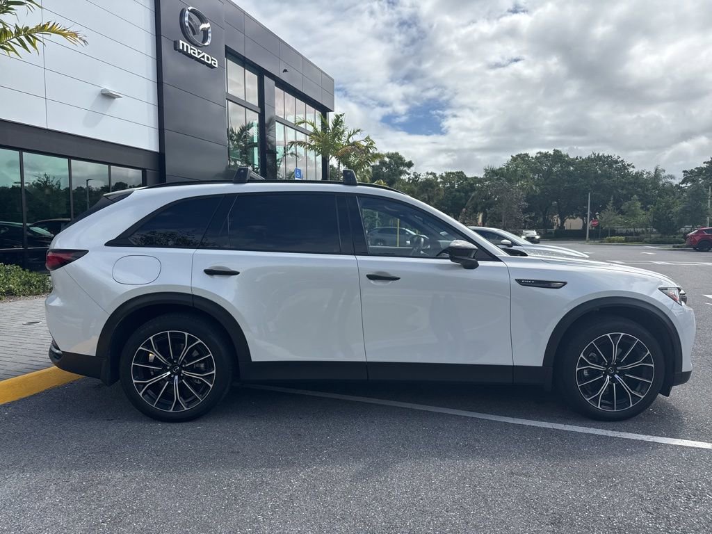 Used 2025 MAZDA CX-70 Plug-In Hybrid w/ Premium Plus image 4