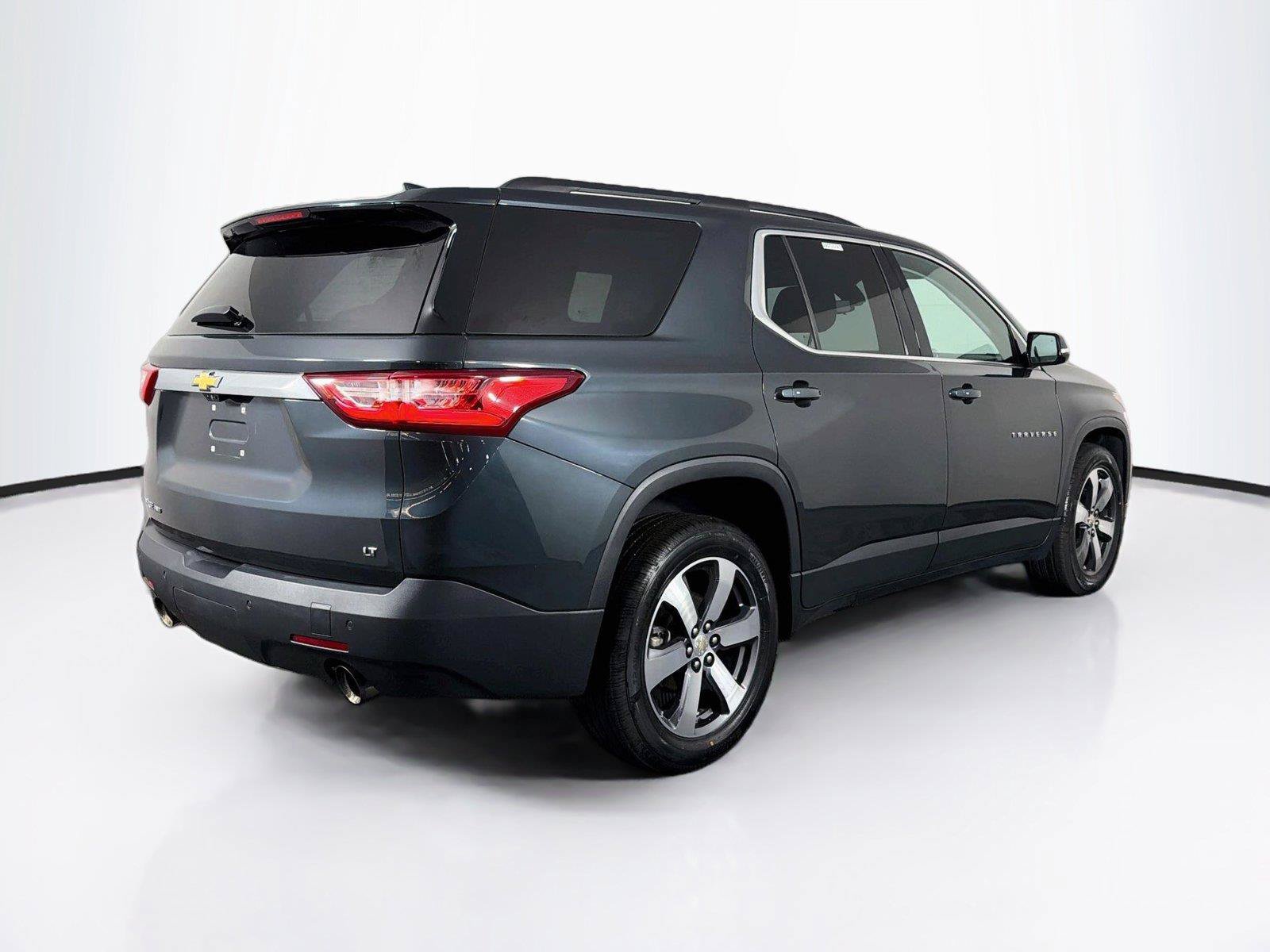 Used 2019 Chevrolet Traverse LT w/ LT Premium Package AWD/4WD image 11