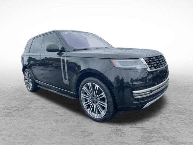 Used 2023 Land Rover Range Rover SE AWD/4WD image 3