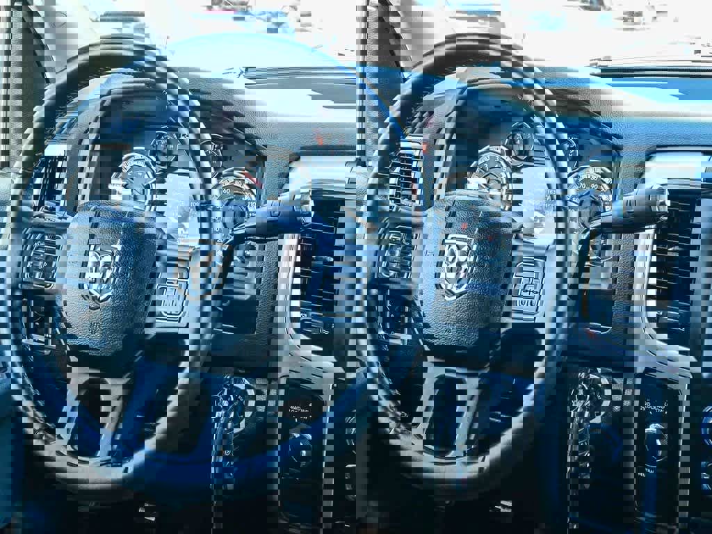 Used 2017 RAM 3500 SLT w/ Luxury Group image 22