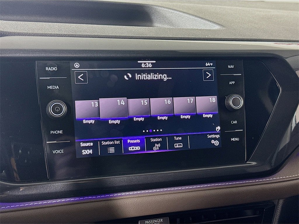 Used 2022 Volkswagen Taos SEL image 15