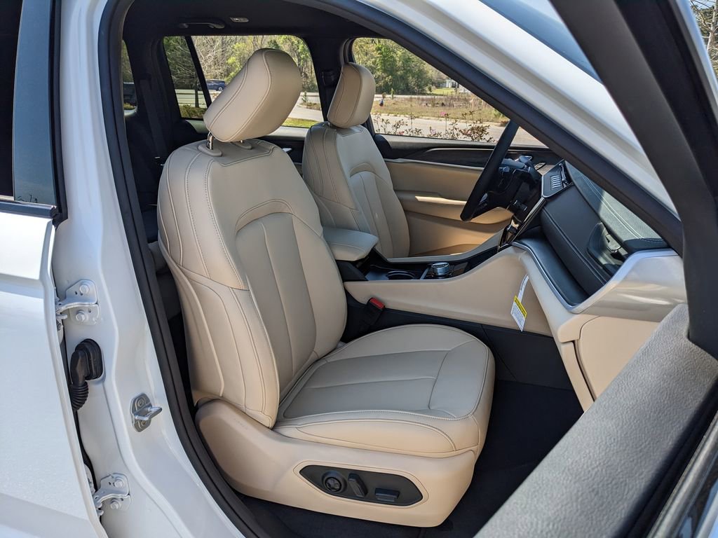 New 2026 Jeep Grand Cherokee Limited RWD image 47