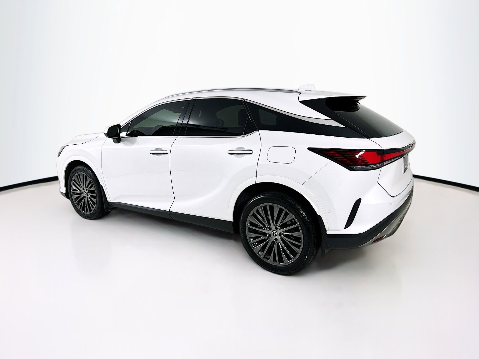 Used 2023 Lexus RX 350 FWD w/ Cold Area Package image 6