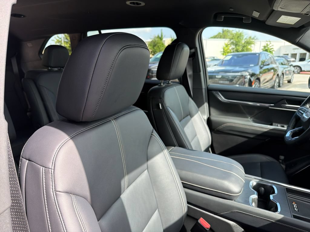 Used 2024 GMC Acadia Elevation w/ Black Edition FWD image 40