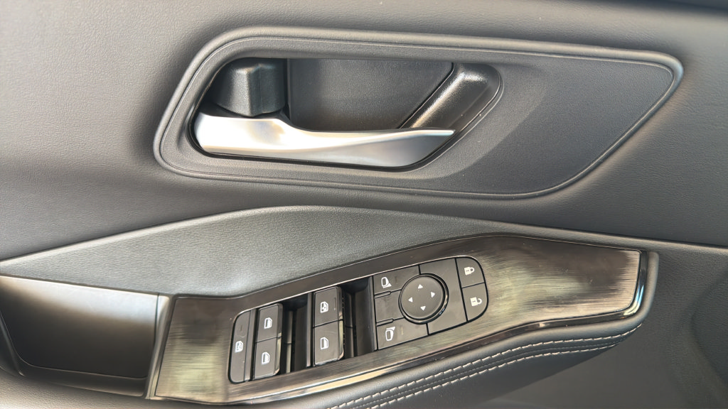 New 2026 Nissan Rogue SV AWD/4WD image 19