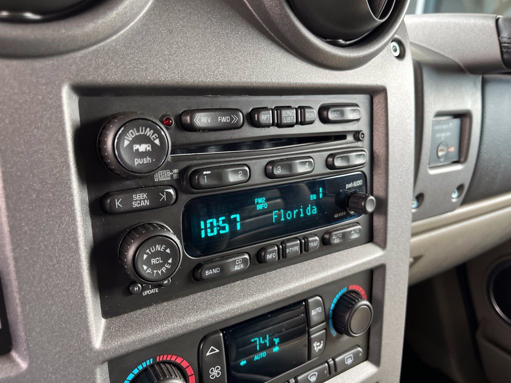 Used 2003 HUMMER H2 w/ Preferred Equipment Group AWD/4WD image 29