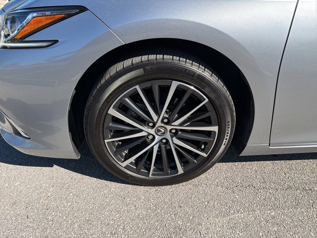 Used 2024 Lexus ES 350 w/ Premium Package image 6