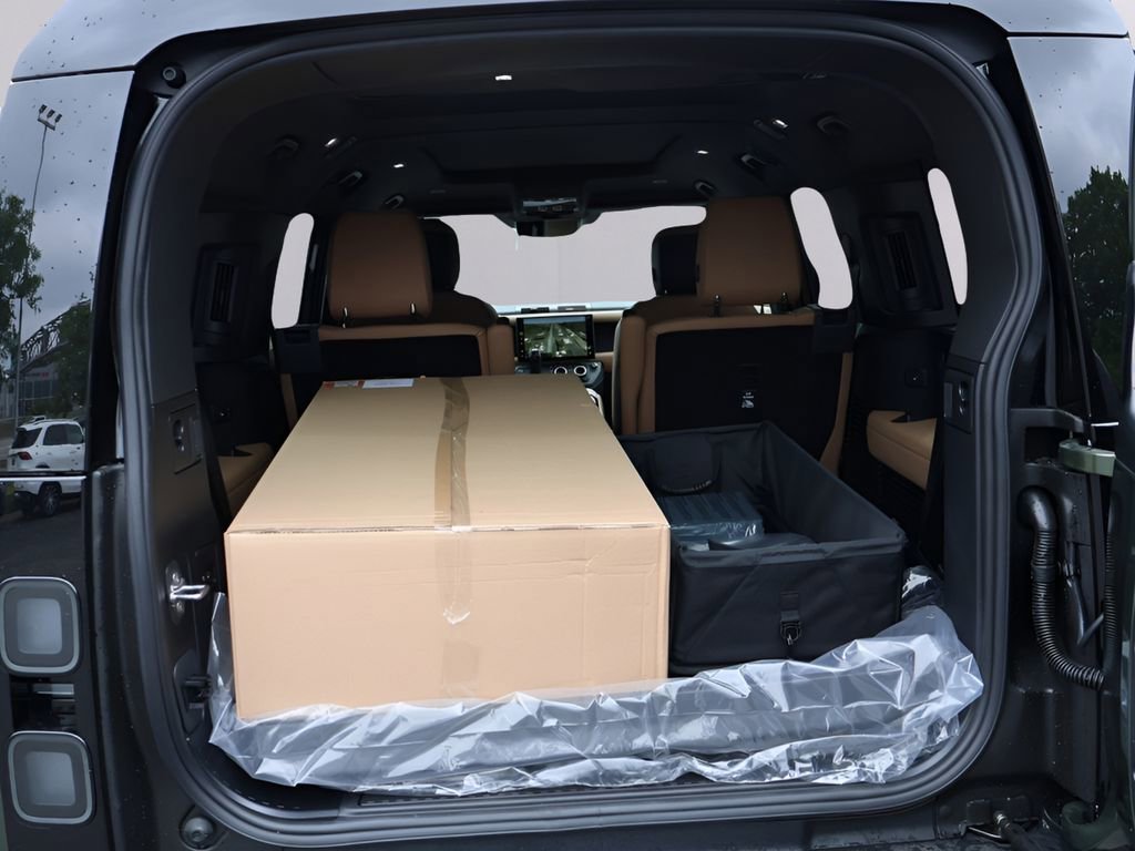 New 2026 Land Rover Defender 130 X-Dynamic SE AWD/4WD image 15