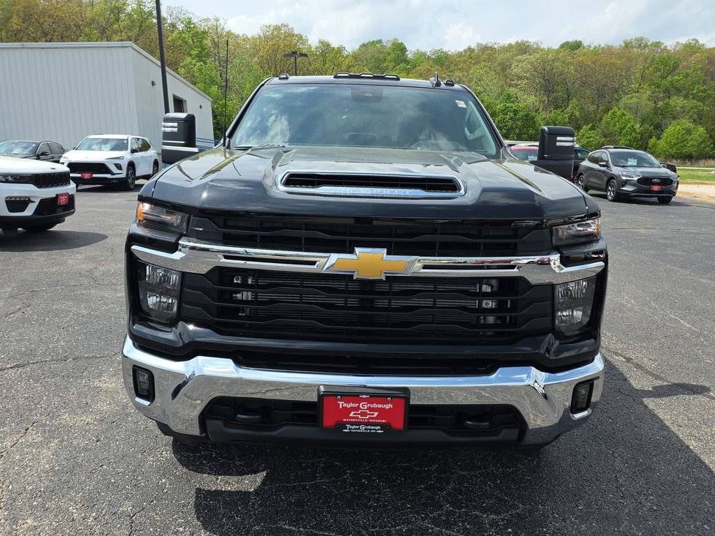 New 2026 Chevrolet Silverado 3500 LT w/ Convenience Package AWD/4WD image 3