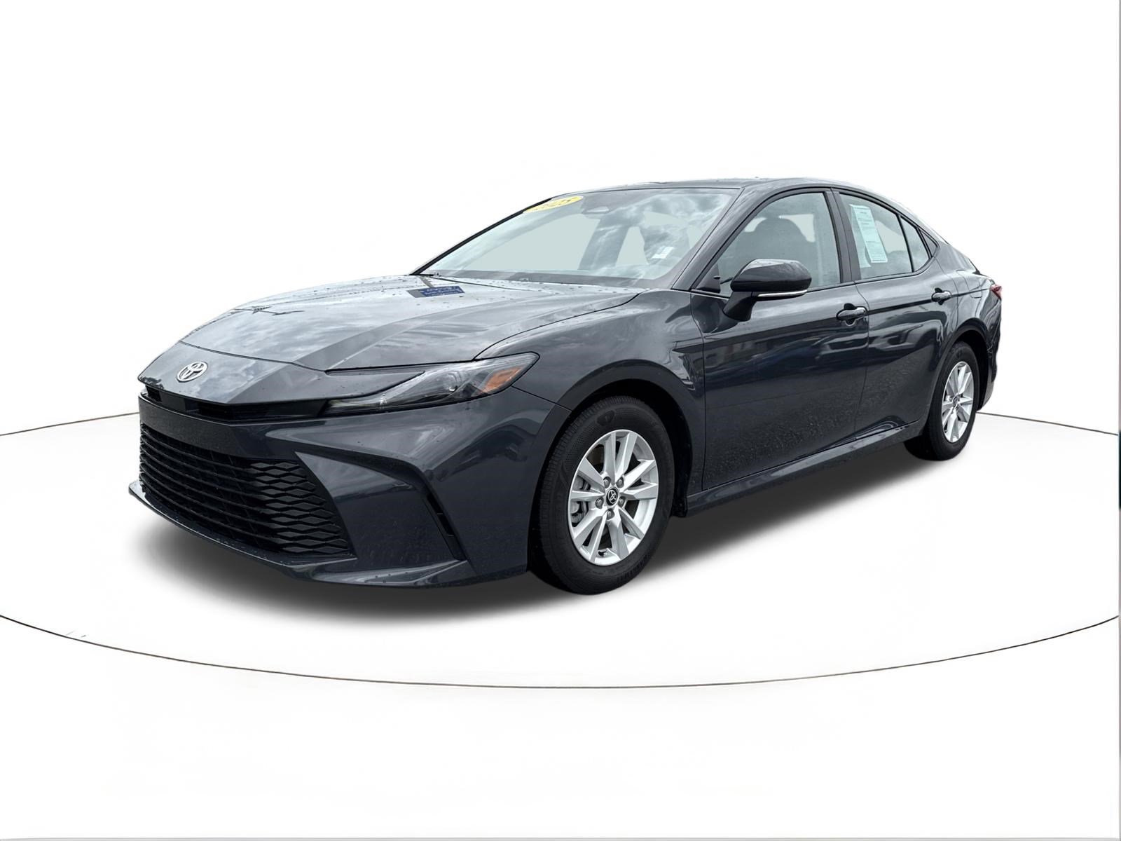 Used 2025 Toyota Camry LE FWD image 7