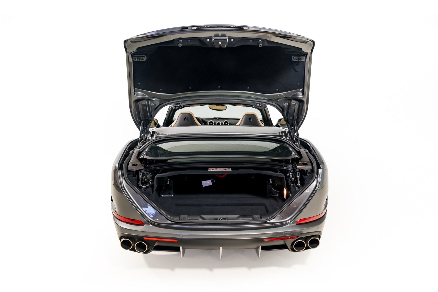 Used 2015 Ferrari California T RWD image 52