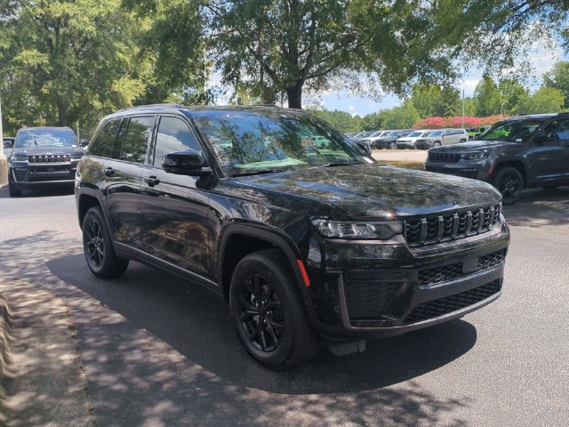 New 2026 Jeep Grand Cherokee Altitude RWD image 7