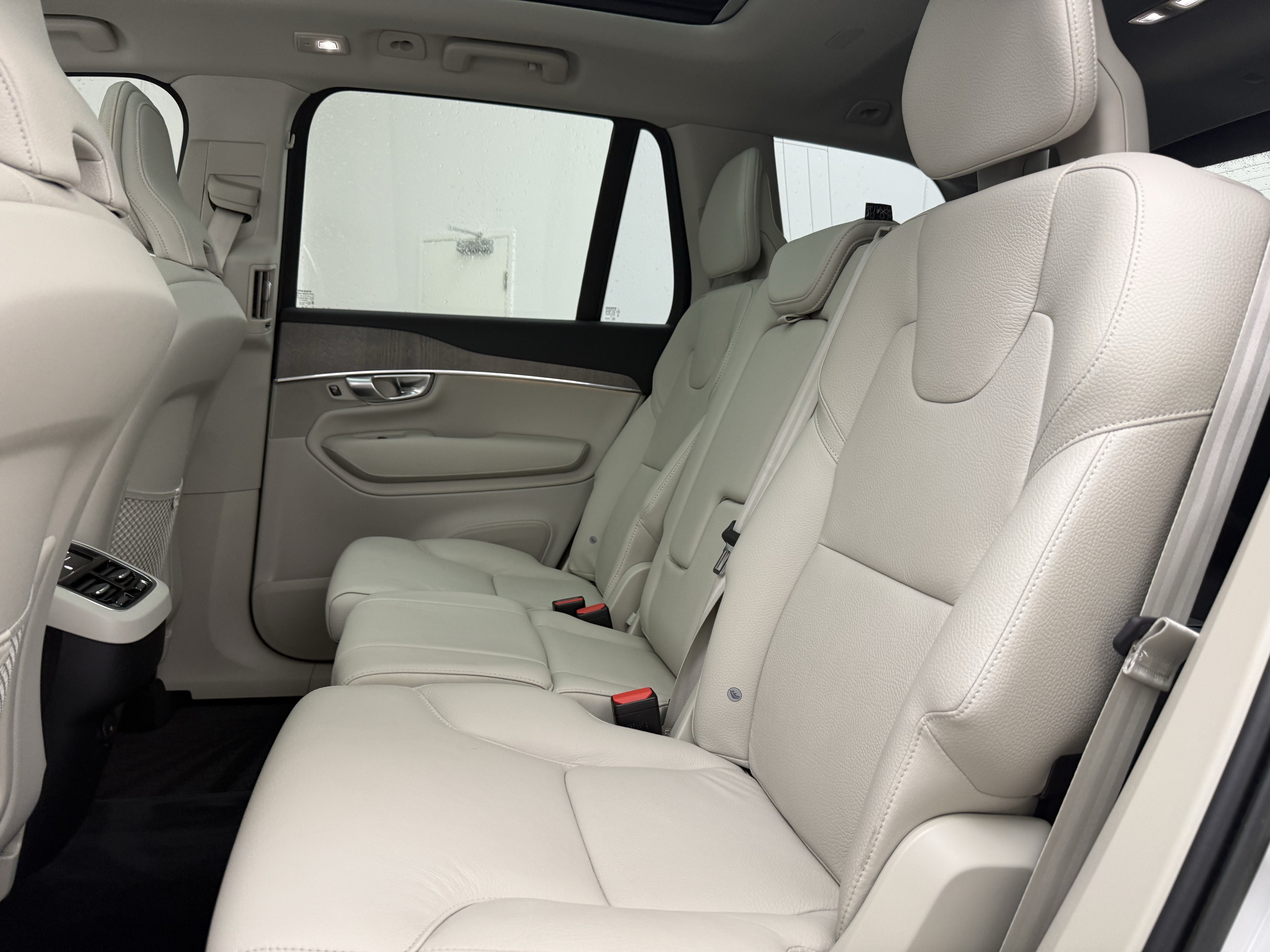 Used 2023 Volvo XC90 B5 Plus w/ Protection Package Premier AWD/4WD image 24