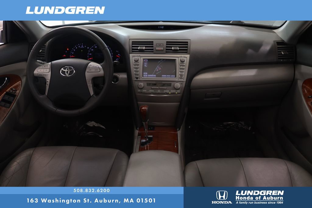 Used 2011 Toyota Camry XLE image 16