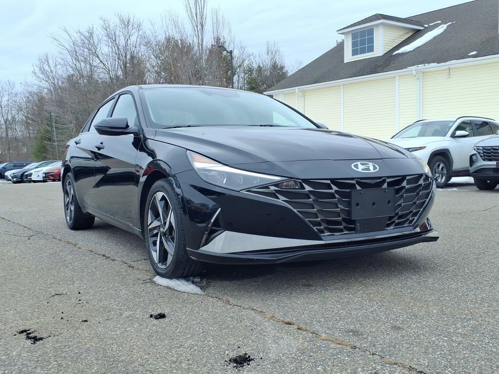 Certified 2022 Hyundai Elantra Limited image 1