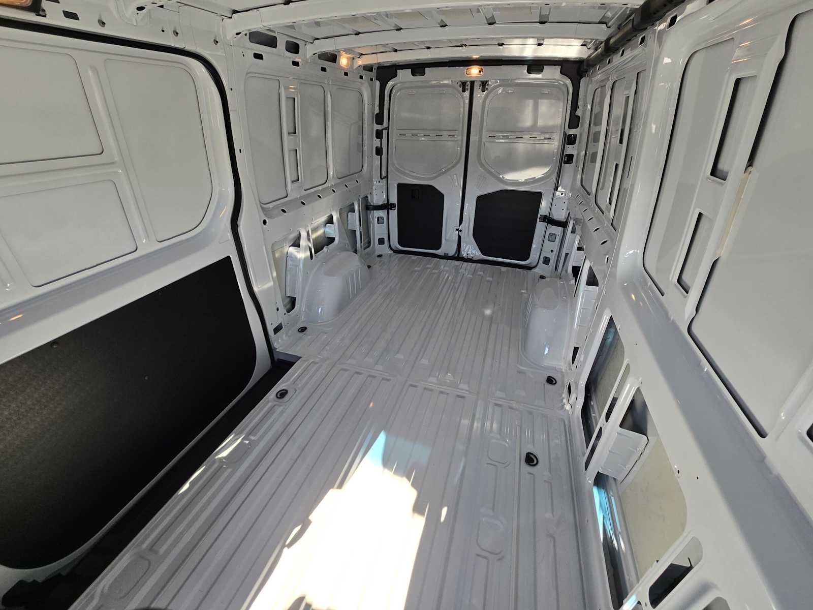 Used 2025 Mercedes-Benz Sprinter 2500 image 21
