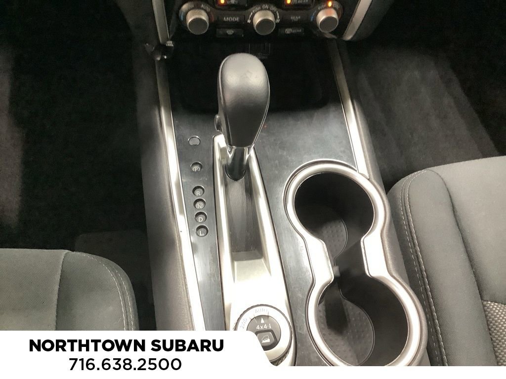 Used 2019 Nissan Pathfinder SV image 16