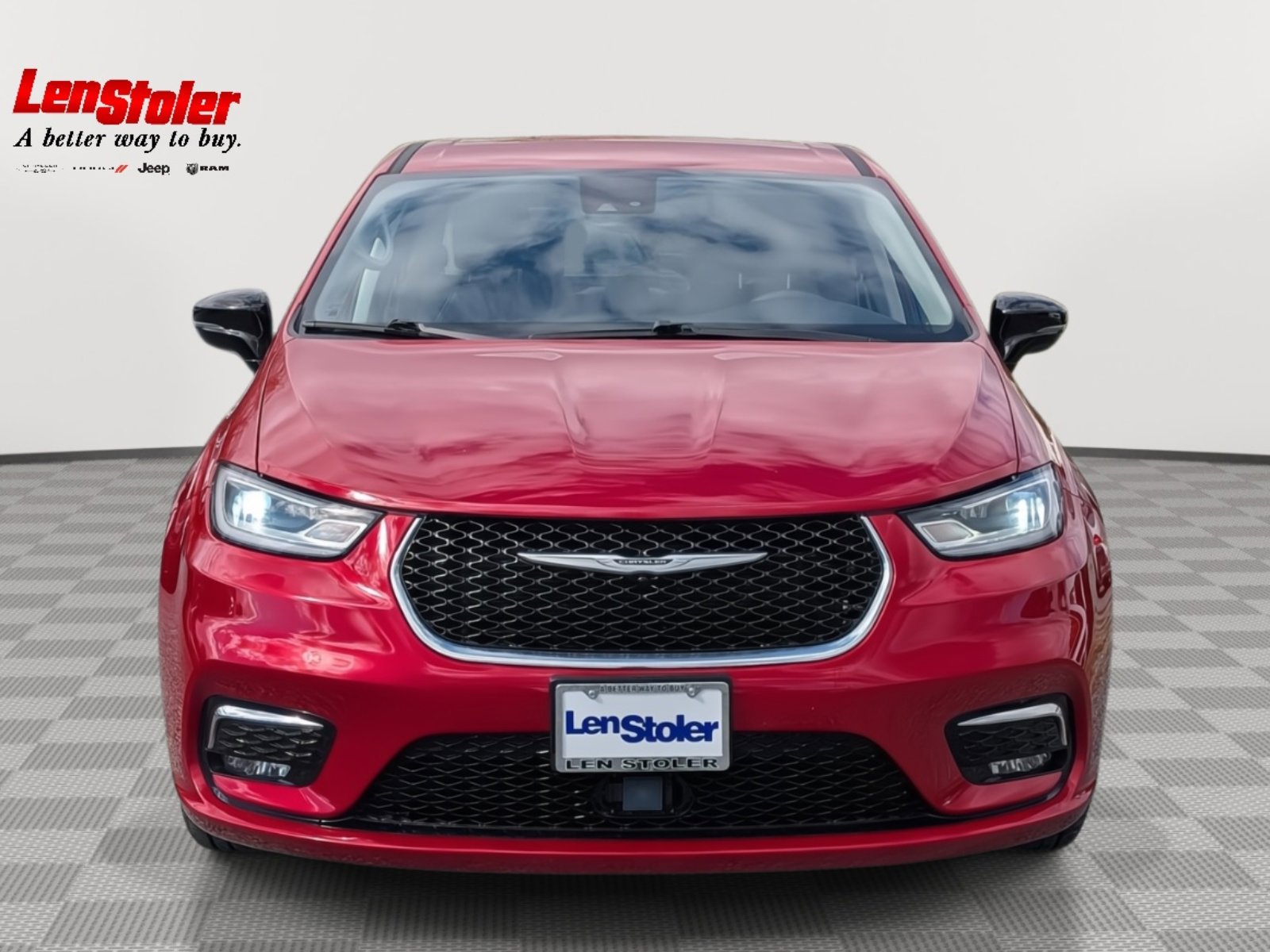 Used 2024 Chrysler Pacifica Touring-L image 8