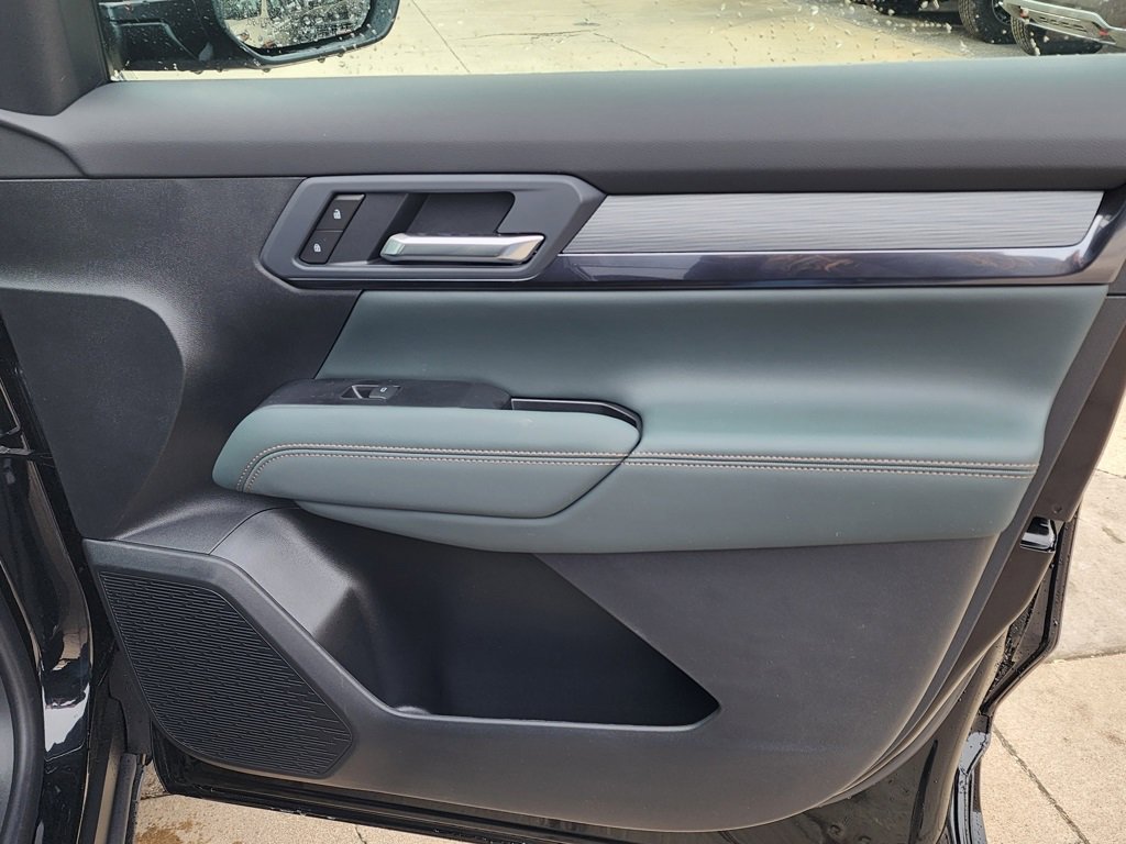 New 2026 GMC Terrain AT4 w/ Convenience Package III image 38