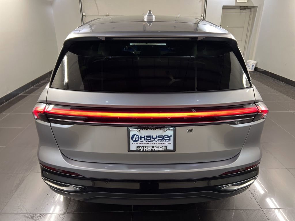 Used 2026 Lincoln Nautilus Premier image 5