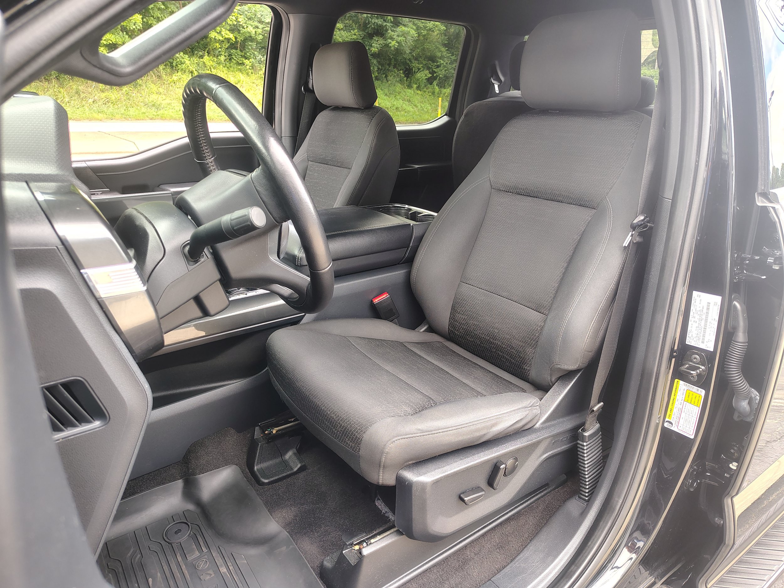 Used 2022 Ford F150 XLT w/ Equipment Group 302A High AWD/4WD image 17